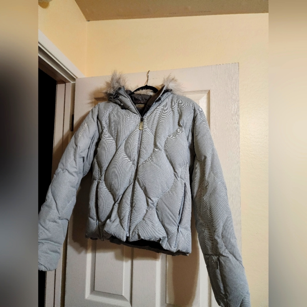 Salomon L womans ski jacket.